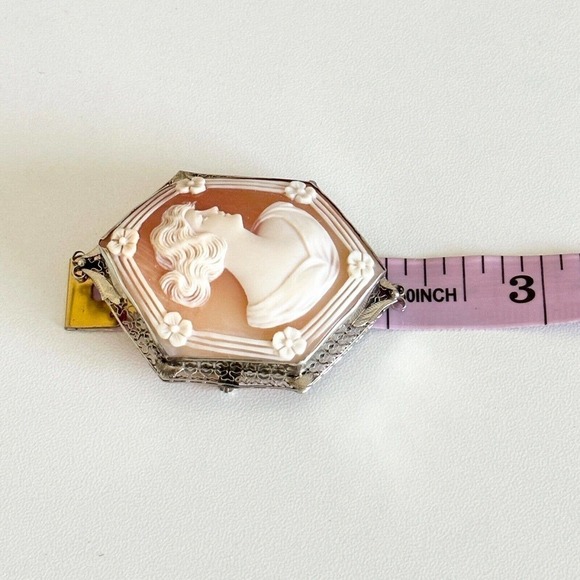 Vintage 14K Solid White Gold Carved Cameo Shell Woman & Flowers Large Brooch Pin - Picture 10 of 16